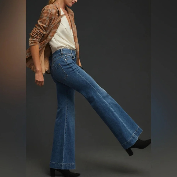 Pilcro Retro High-Rise Flare Jeans, size 30T - Picture 2 of 14